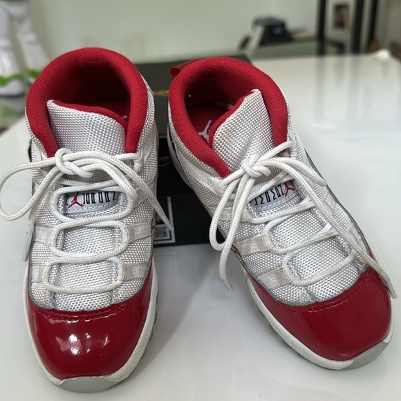 Jordan 11 Retro PS ‘Cherry’ Toddler size 9C Unisex - Picture 3 of 8